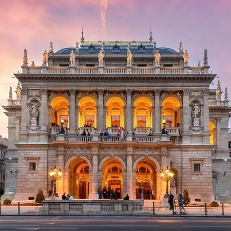 Opera With Gym & Apartment Budapest